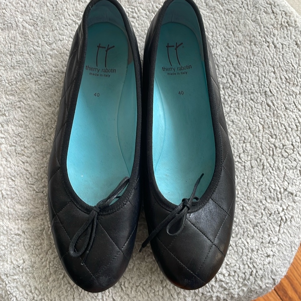 Thierry Rabotin black Genoa ballet flats. Size 40